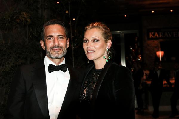 280636_594417_marc_jacobs_e_kate_moss_insp_sp_amfar_19_web_